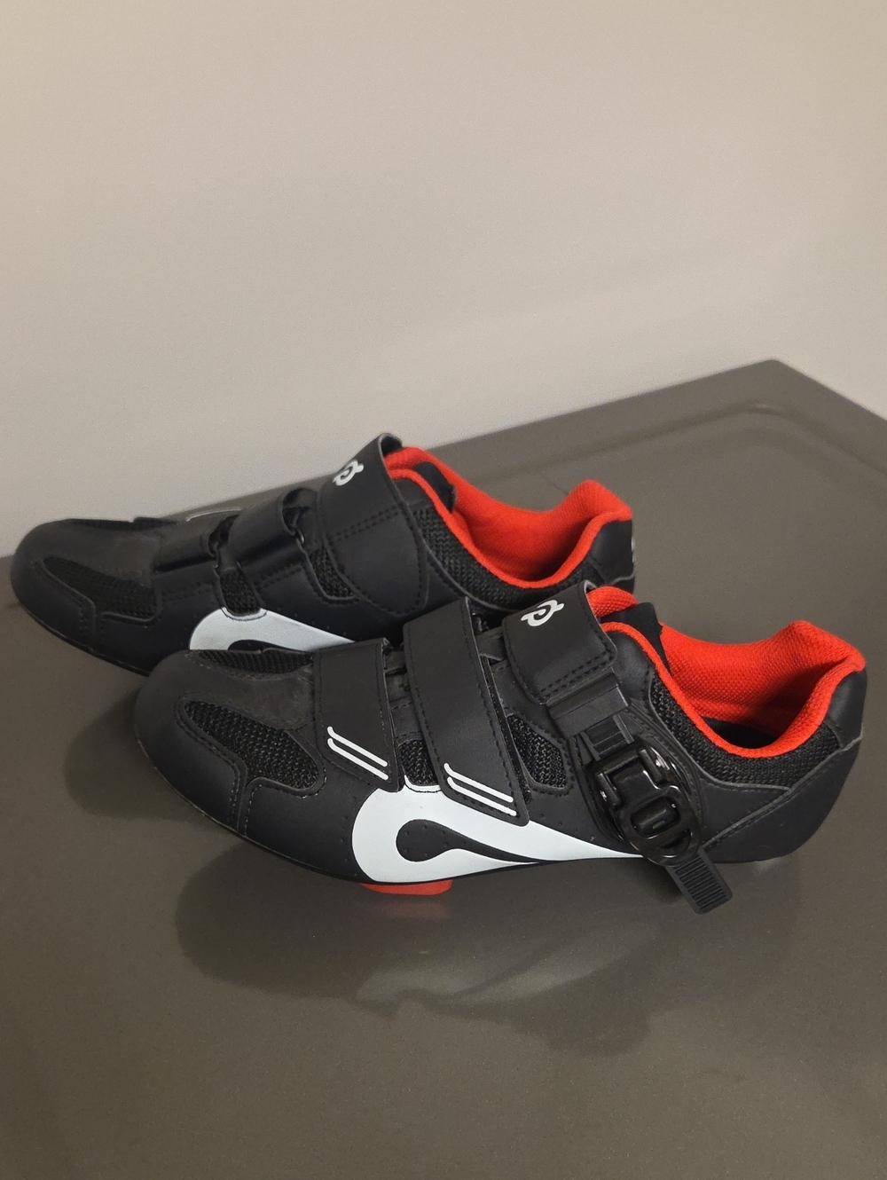 Peloton Clip-in Biking Shoes / Cleats, Size 39 (US Women's 8.5-9)